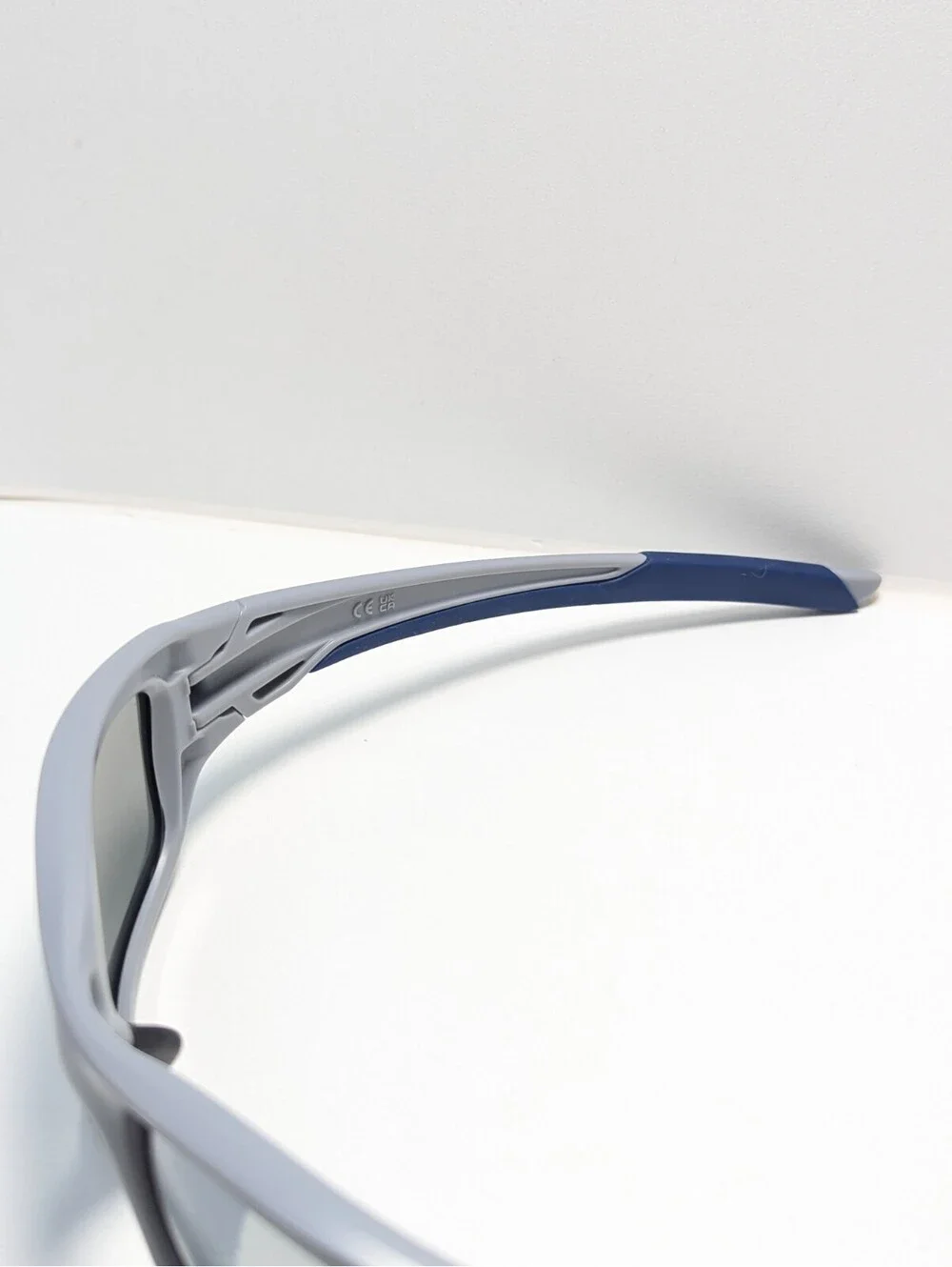 Oakley Valve Classic Gray UV Outdoor Blue Wraparound Men’s Sport Sunglasses
